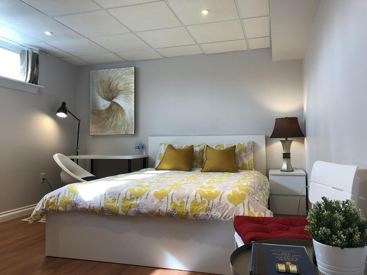 Peaceful Cosy Room With Garden View, Private Parking โตรอนโต ภายนอก รูปภาพ