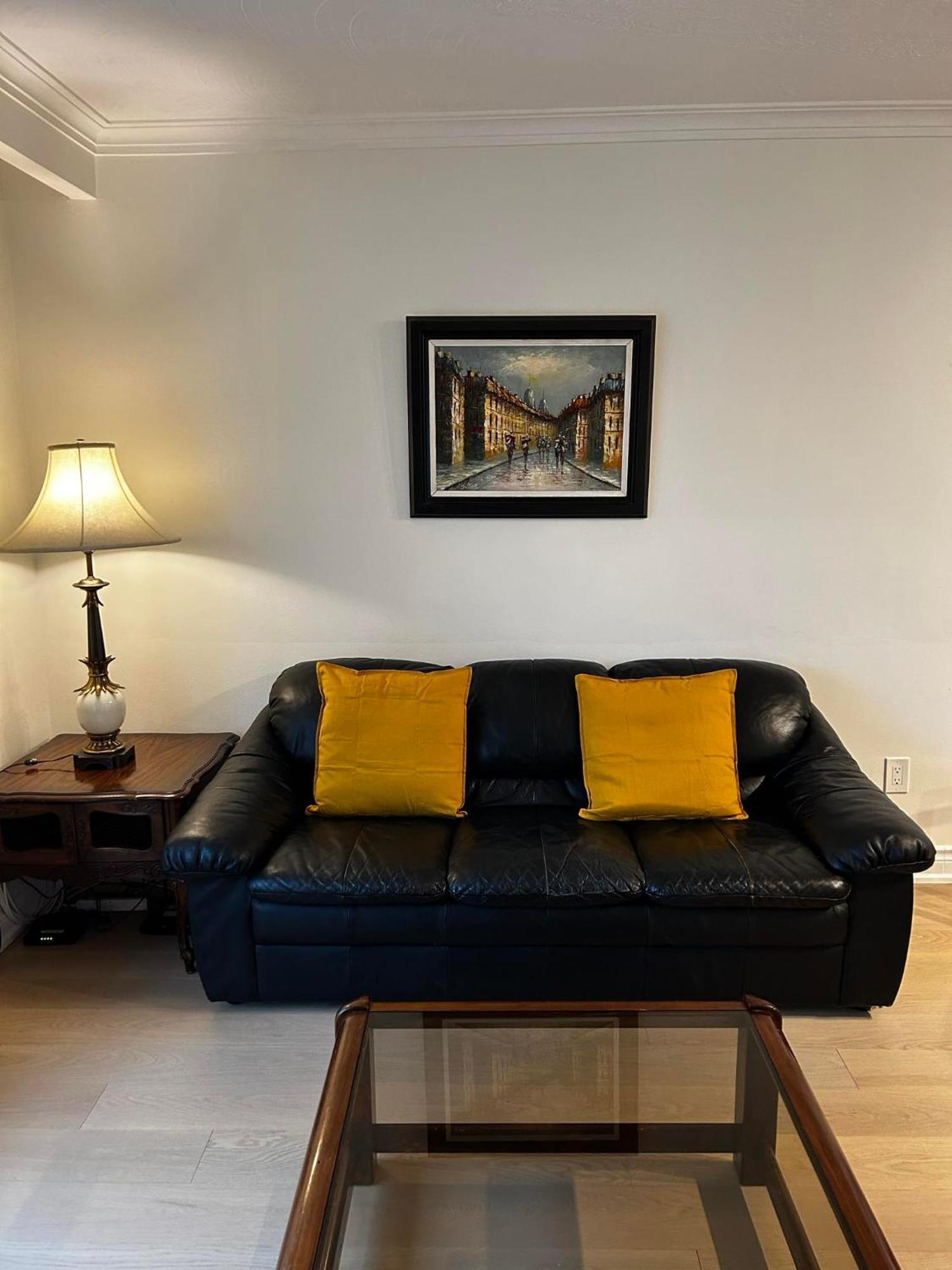 Peaceful Cosy Room With Garden View, Private Parking โตรอนโต ภายนอก รูปภาพ